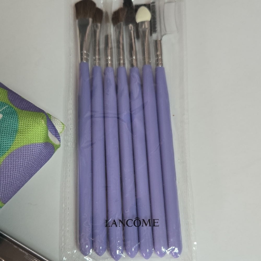Lancome Makeup Bag with Brushes Eyeshadow Lipstick & Lipgloss - Picture 2 of 15